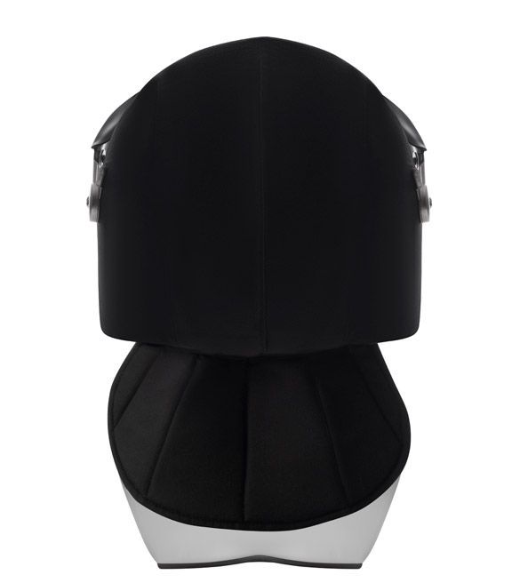 Черный шлем Авакс бармицей ракурс сзади