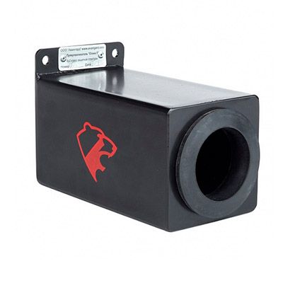 Bullet trap wall with red logo half-side view